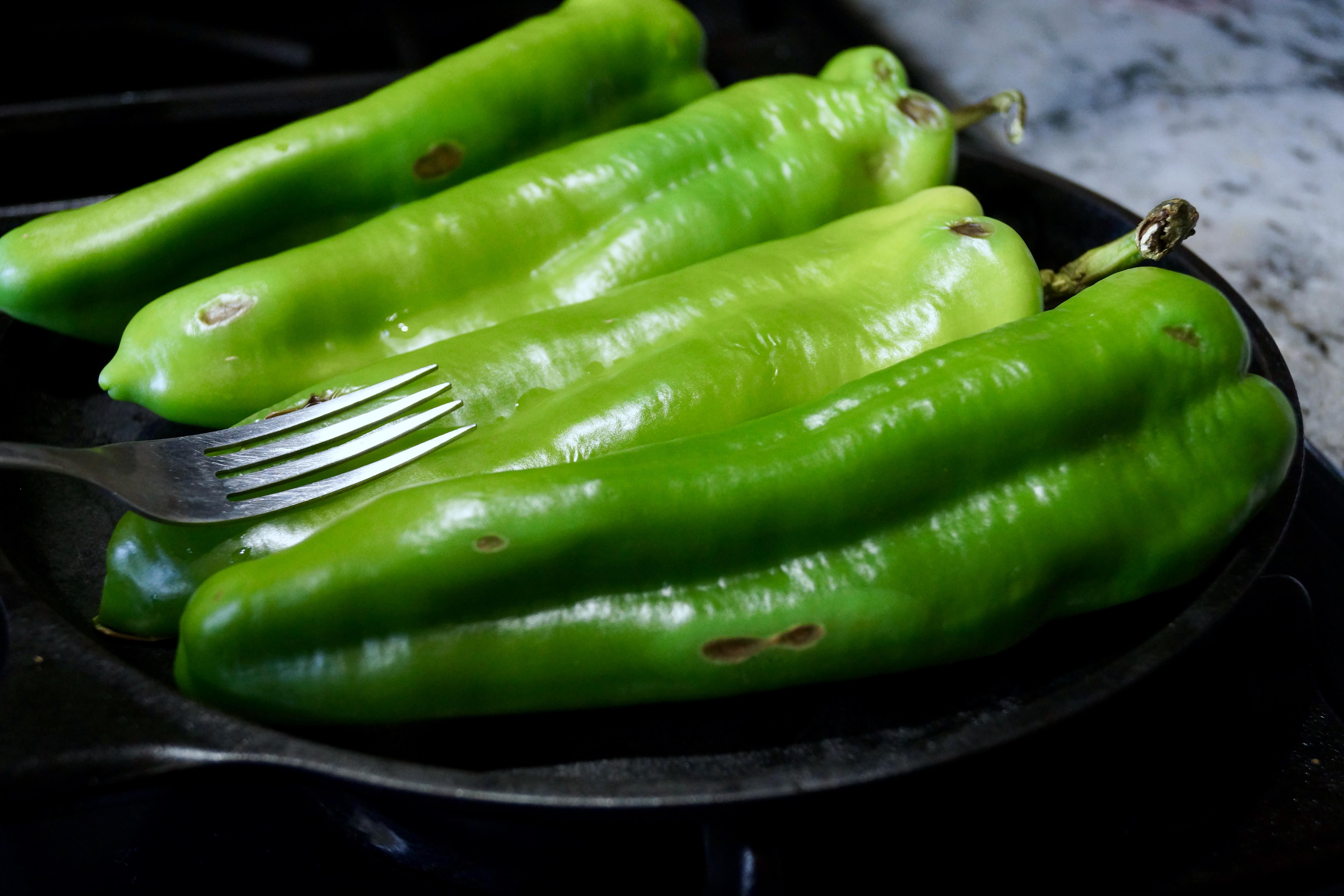 Simple ways to roast green chiles at home #roastedgreenchiles
