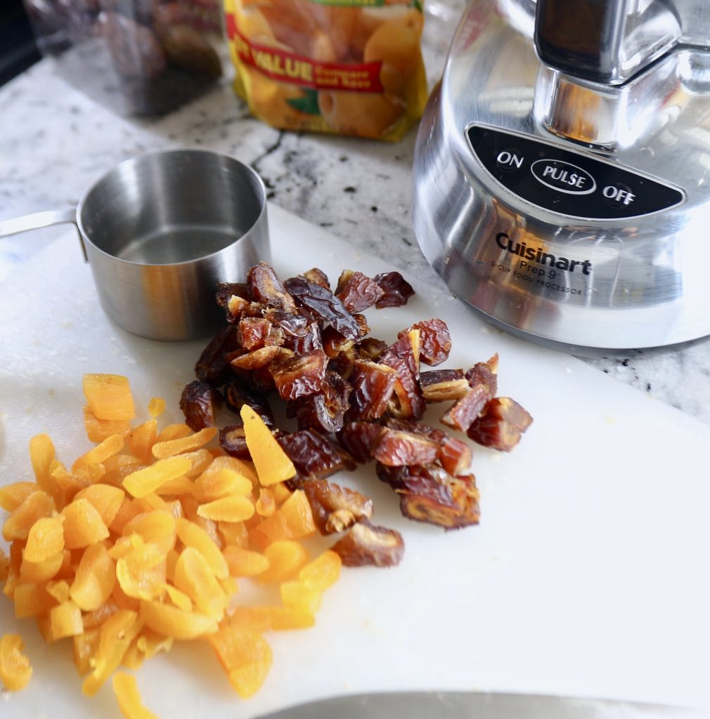 Ingredients for homemade Larabars #homemadelarabars #apricotbars