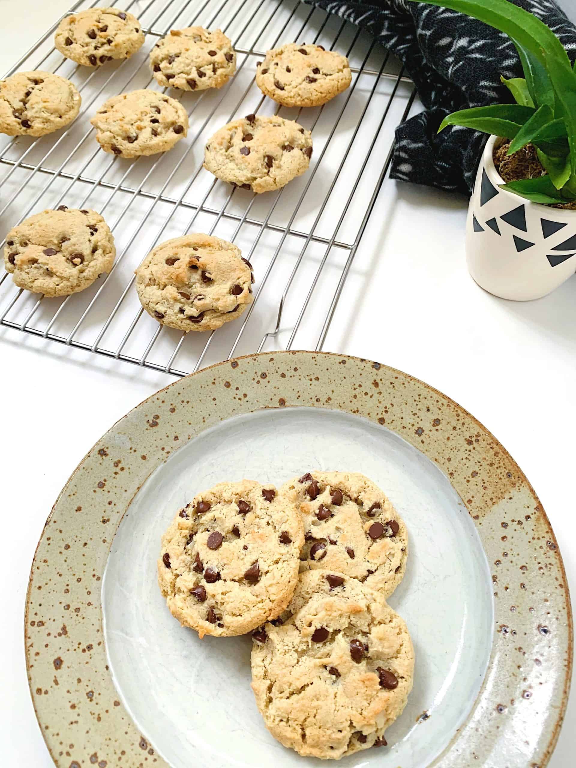 Gluten-Free Almond Joy Cookies - Everyday Latina