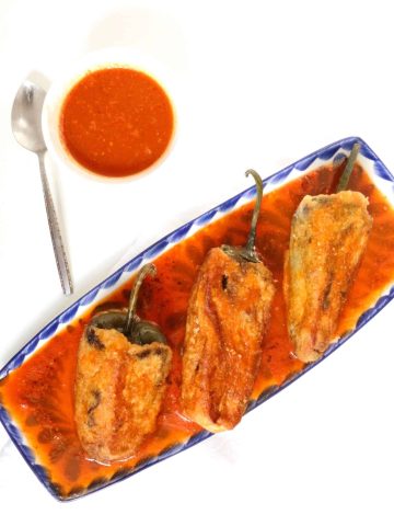 Bacon and Ground Beef Chiles Rellenos #chilesrellenos #whole30chilesrellenos #mexicanrecipes