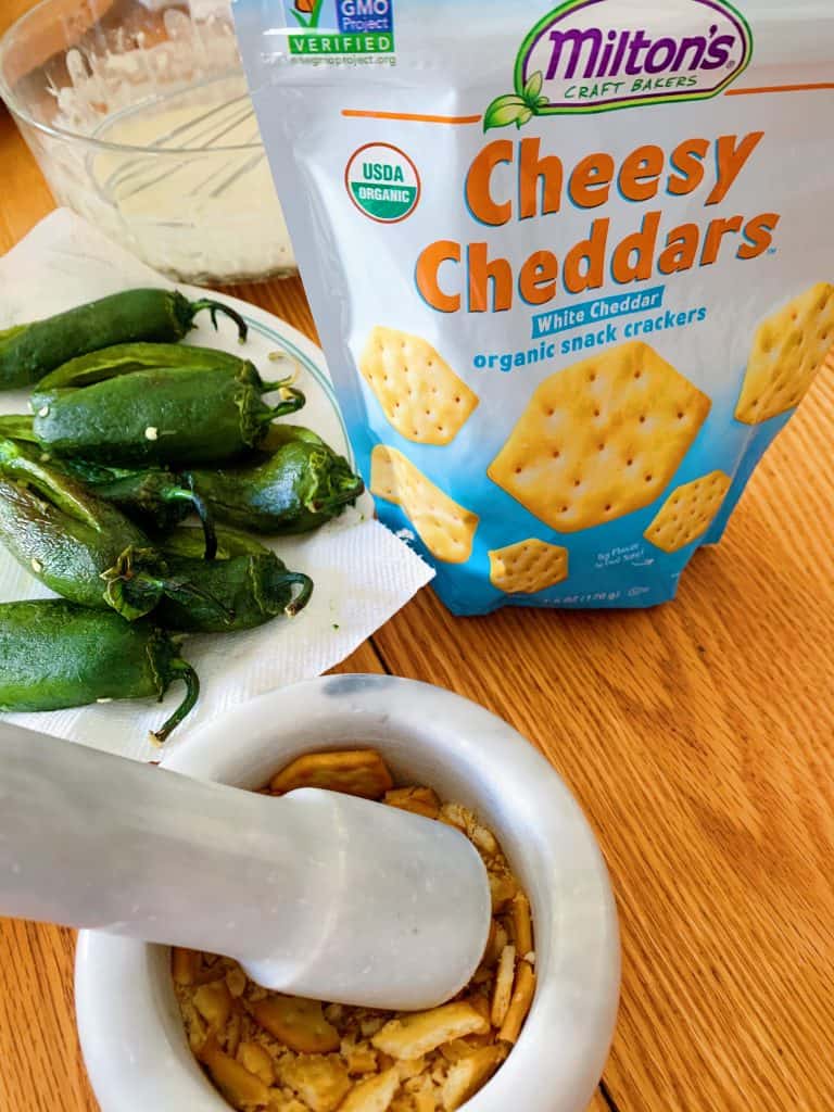 Preparing chiles capeados #chilescapeados #jalapeñorecipes #mexicanappetizer