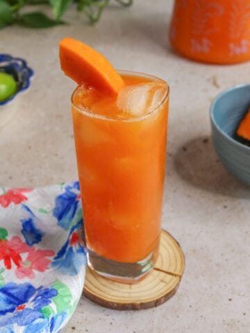 Agua de papaya in a glass