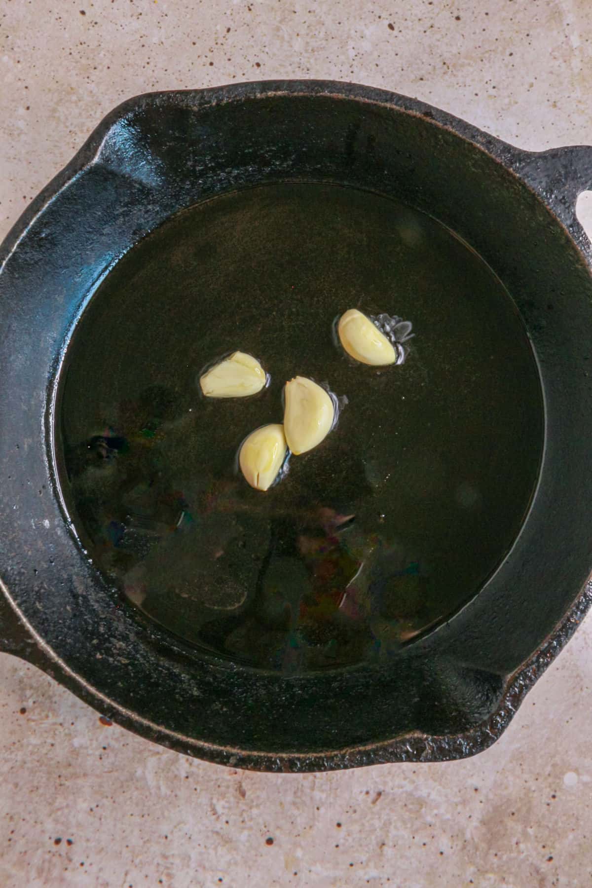 infusing oil with garlic